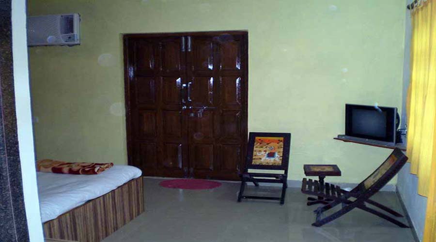 Ac room in nagaon at hotelinkonkan.com